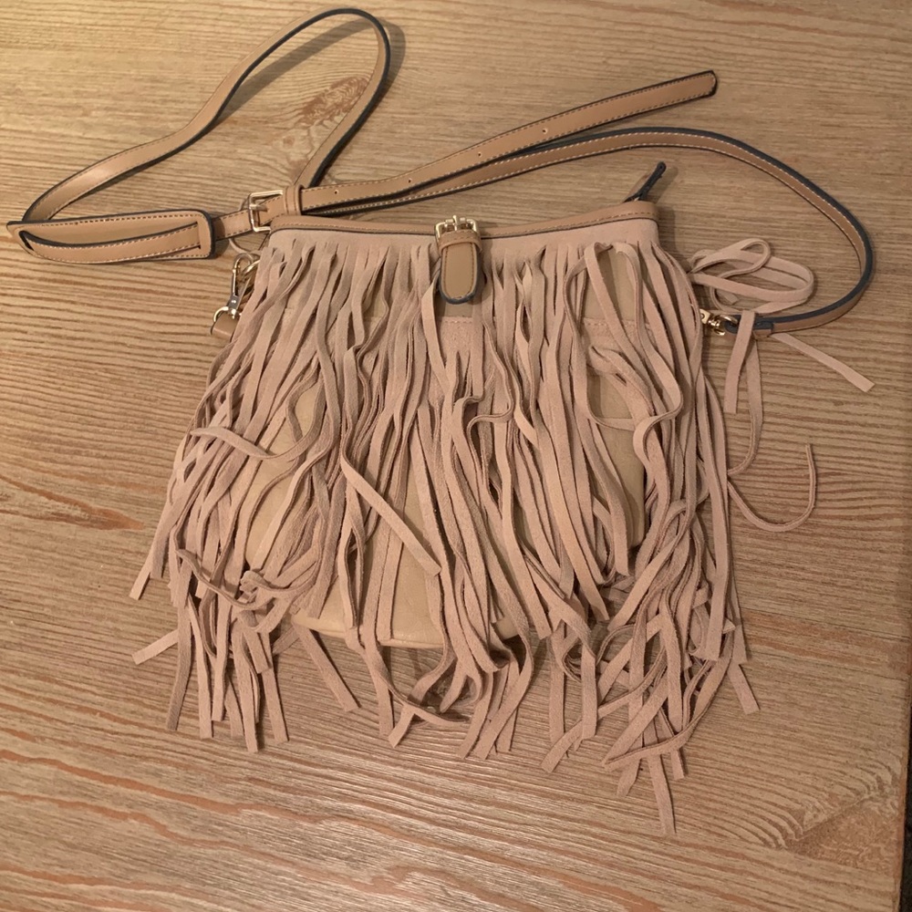 Fringe cross body bucket bag